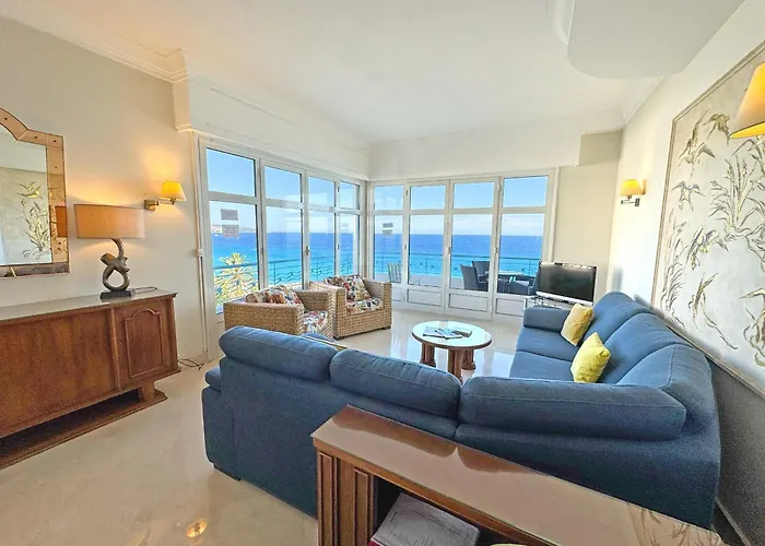 Panoramic Sea Front Cote D Azur Apartamento *